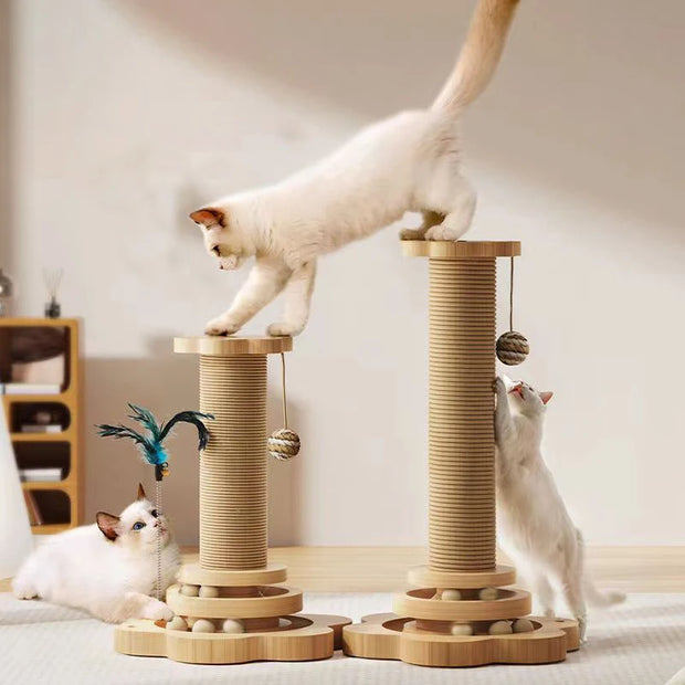 Arranhador para gatos com brinquedos
